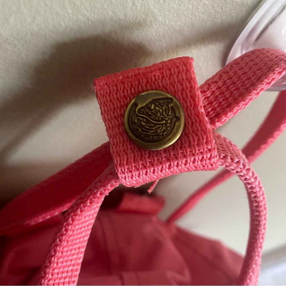 Fjallraven Kanken Pink Backpack - Picture 4 of 7